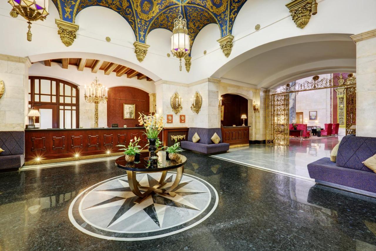 Hilton Moscow Leningradskaya Hotel Exterior photo
